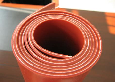  Silicone Rubber: Un Material Flexible y Resistente al Calor para la Industria Automotriz!